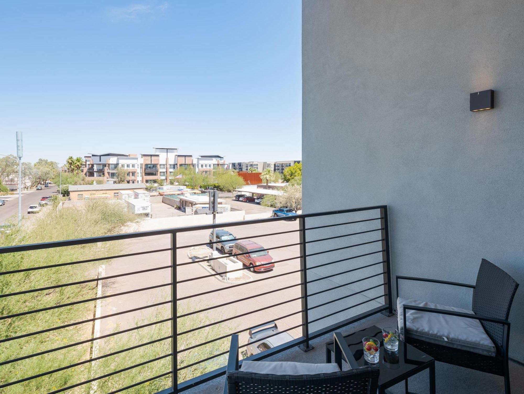 Apache - 4 Units - Hot Tub - Heart Of Old Town Holiday home *