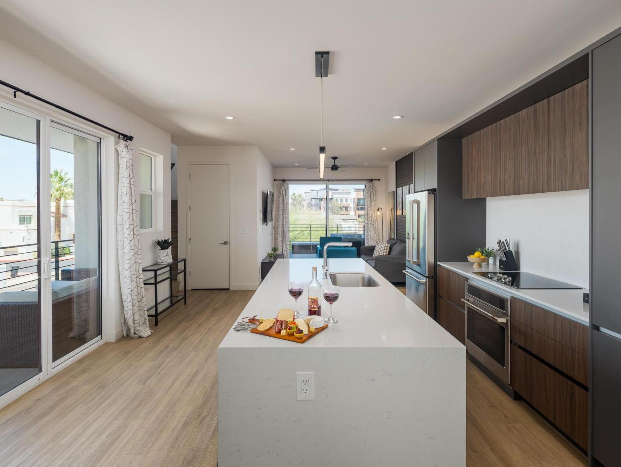 Apache - 4 Units - Hot Tub - Heart Of Old Town Holiday home Scottsdale