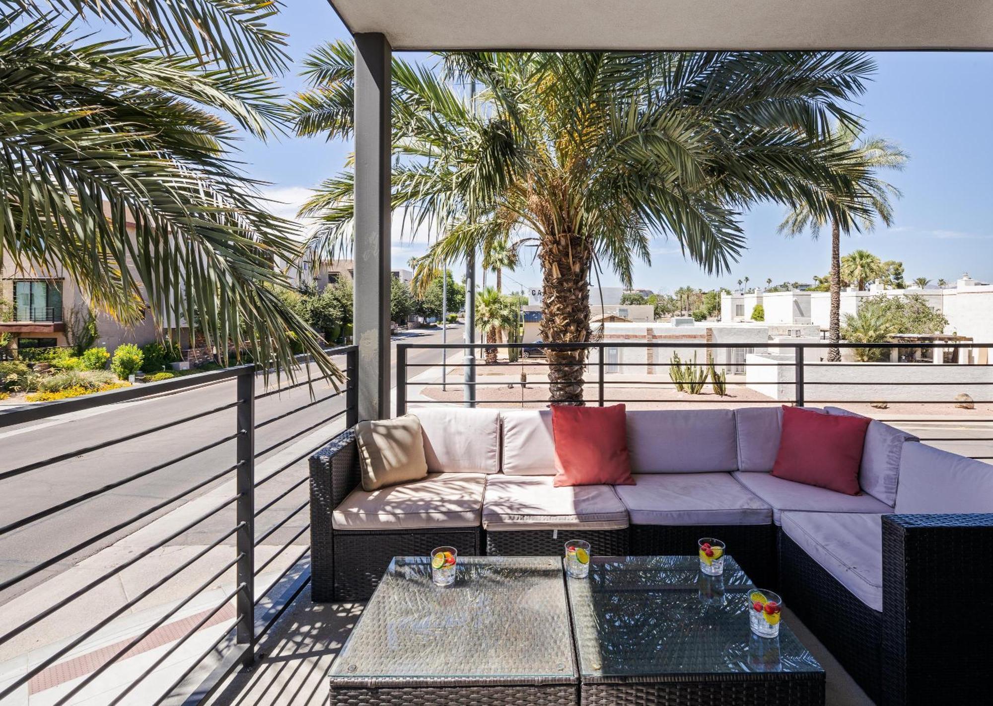 Apache - 4 Units - Hot Tub - Heart Of Old Town *